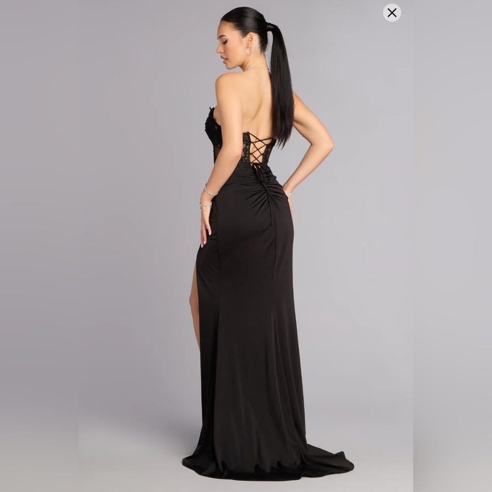 Windsor Black Strapless Gown with Lace Detail - Picture 4 of 5